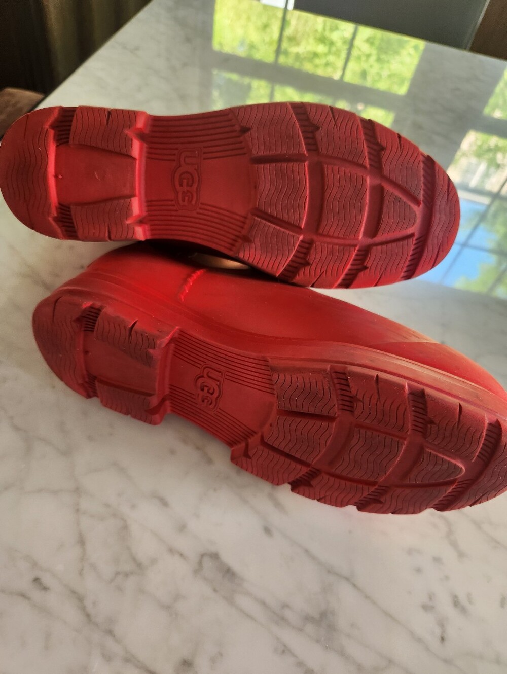 UGG Women's Red Waterproof Slip-On, Lined Ankle Rain Boots, GOOD CONDITION. - Picture 4 of 4